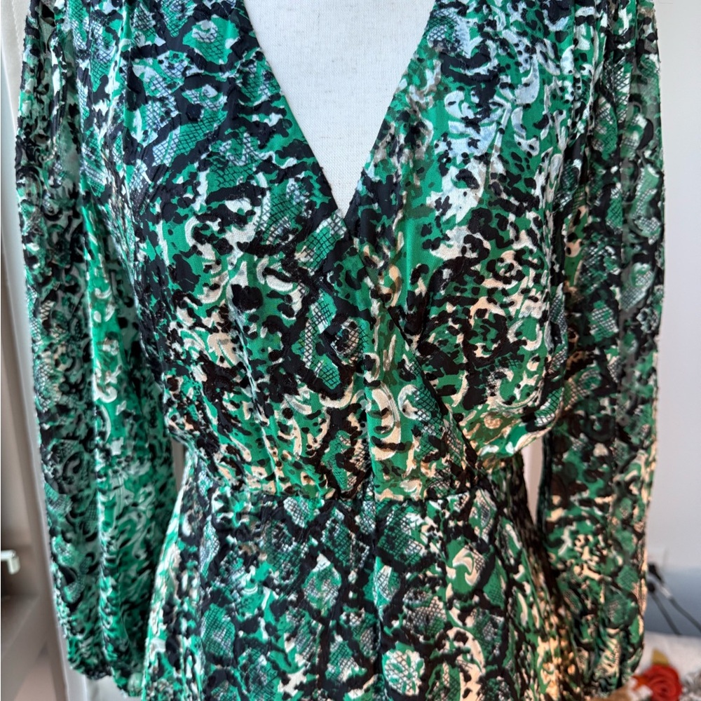 Alice + Olivia Green Black Printed Long Sleeve Mini Dress - Picture 7 of 15